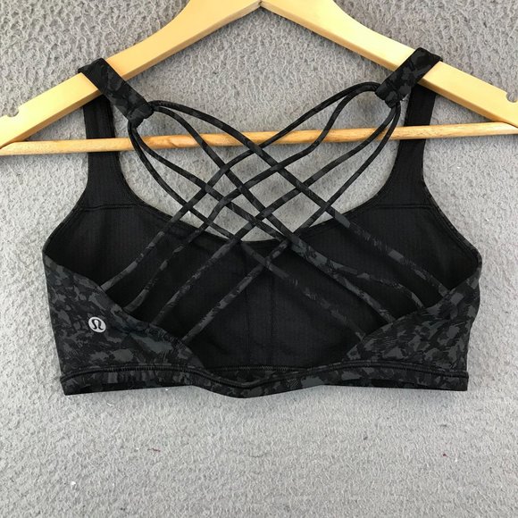lululemon athletica Other - Lululemon free to be bra wild print size 6